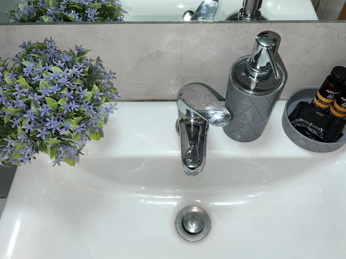 Agios Eleftherios Metro St. 2 Bedrms 4 Pers. Flat أثينا المظهر الخارجي الصورة