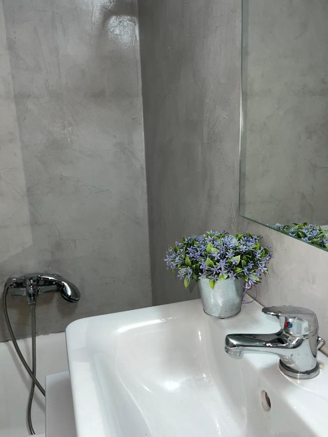 Agios Eleftherios Metro St. 2 Bedrms 4 Pers. Flat أثينا المظهر الخارجي الصورة